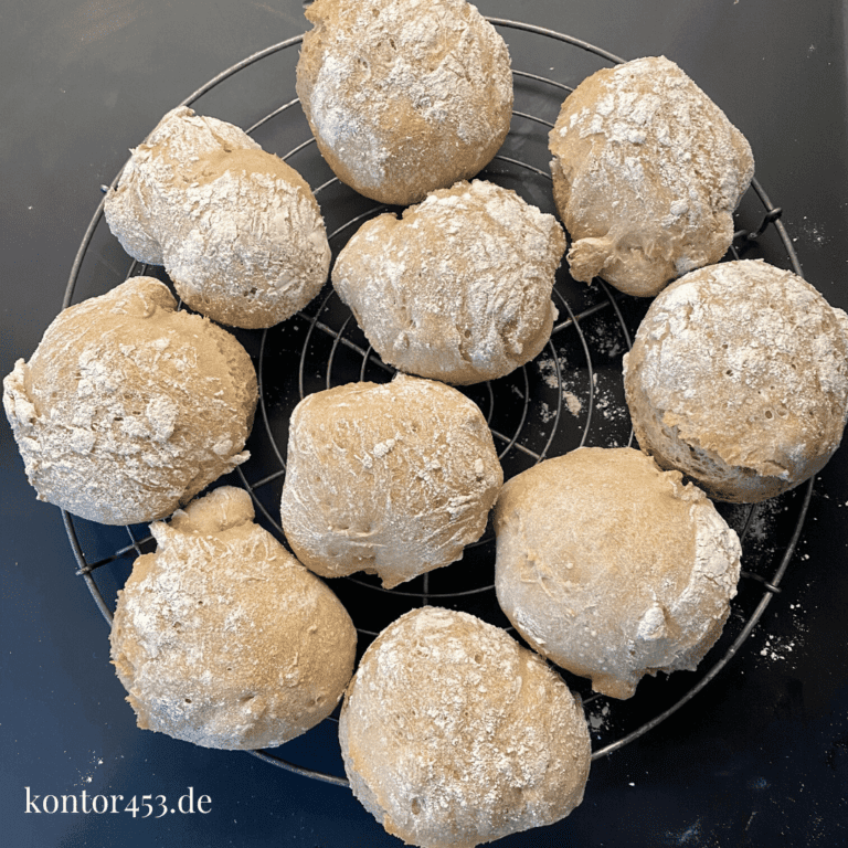 Schweizer Bürli - Frühstücksbrötchen über Nacht - Rezeptefundus Schweizer Bürli - Frühstücksbrötchen über Nacht - Rezeptefundus