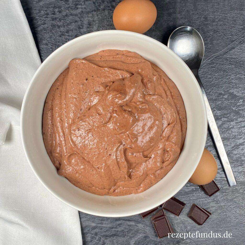 Einfaches Mousse au Chocolat - Rezeptefundus