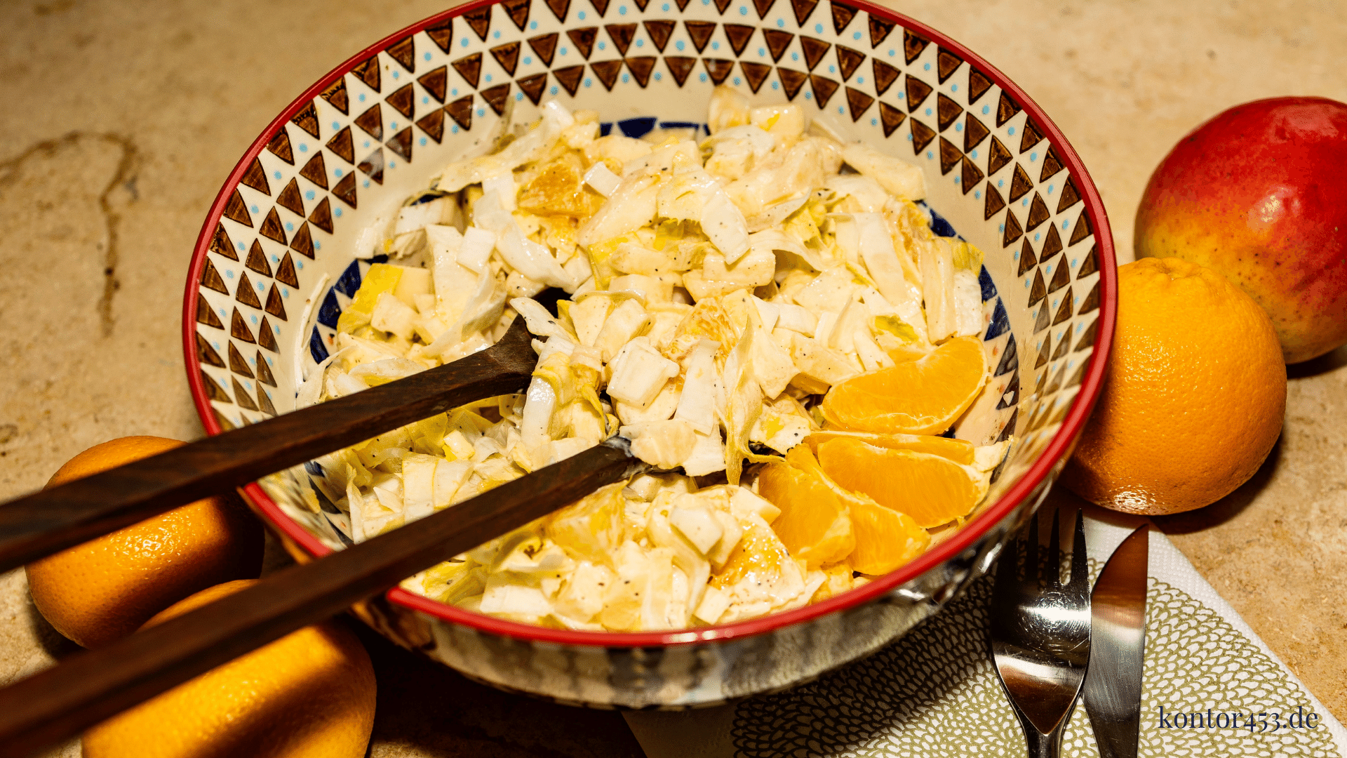 Frischer Chicoréesalat mit Orange und Apfel - Rezeptefundus Frischer Chicoréesalat mit Orange und Apfel - Rezeptefundus