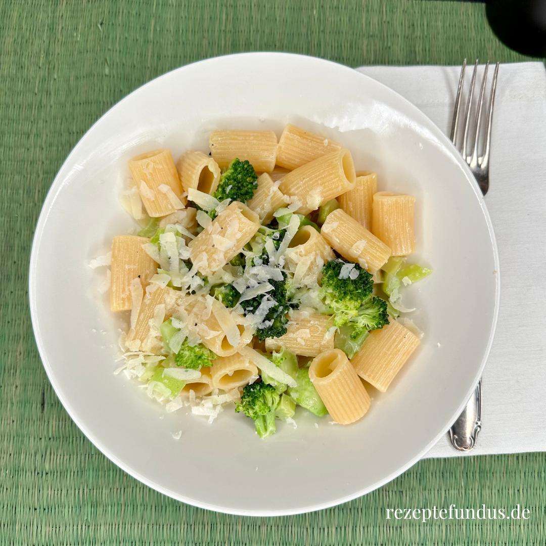 Brokkoli-Nudeln - Rezeptefundus