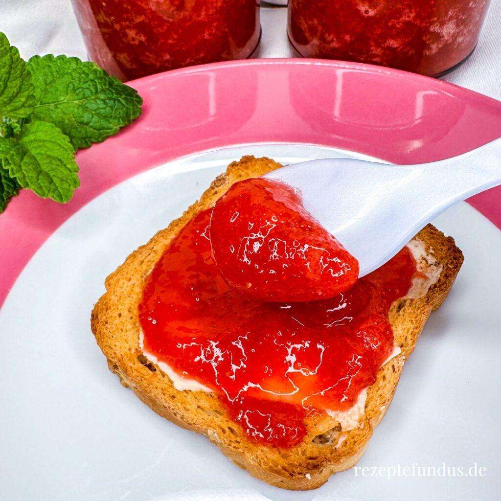 Erdbeer-Rhabarber-Marmelade - Rezeptefundus Erdbeer-Rhabarber-Marmelade - Rezeptefundus