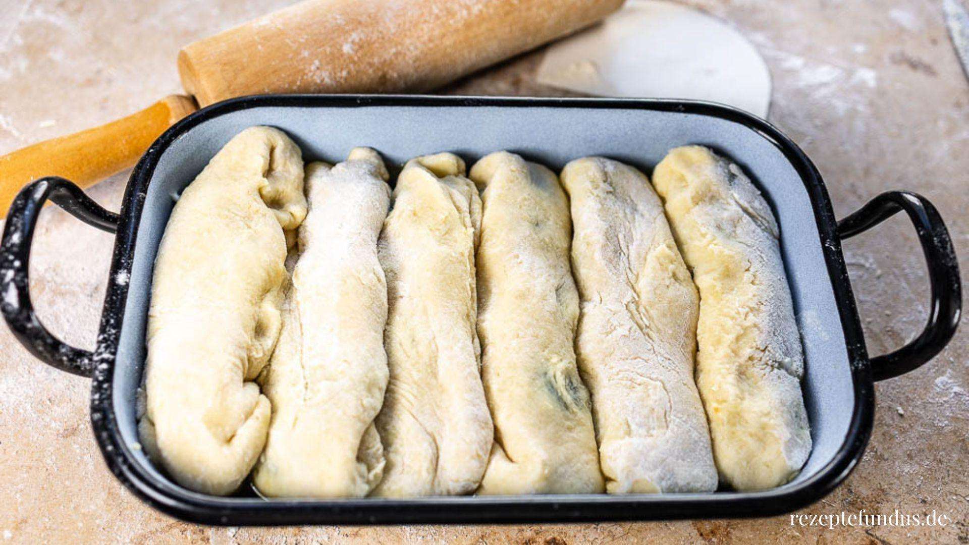 Omas Kartoffelmaultaschen mit Zwetschgen - Rezeptefundus Omas Kartoffelmaultaschen mit Zwetschgen - Rezeptefundus